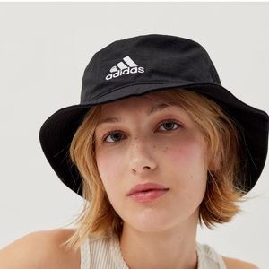 NWT ADIDAS BLACK ESSENTIALS PLUS BUCKET HAT